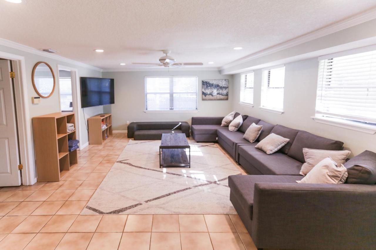 Pool & Hot Tub Home W Game Room! 1 Mile To Beach! Джексонвілл-Біч Екстер'єр фото